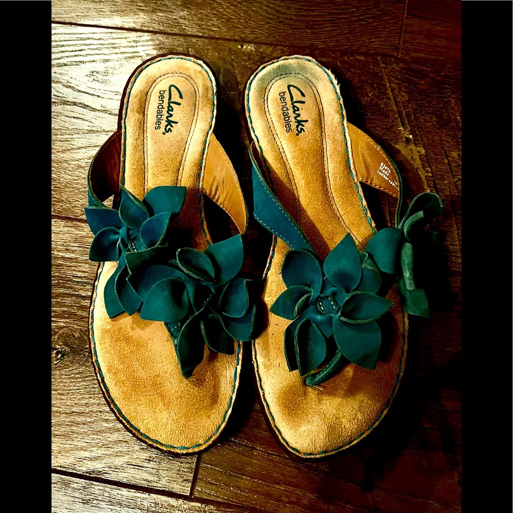 Clarks Leather sandals size 8.5 in good condition.